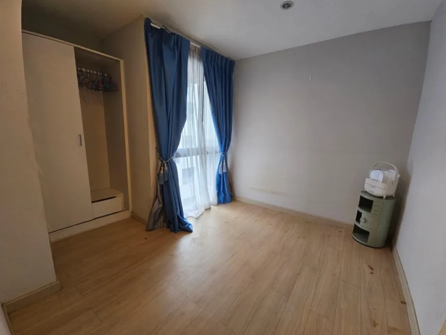 For sale, for rent, The Paint Palette Ngamwongwan, spacious room. Great usable space Hurry and reserve now.