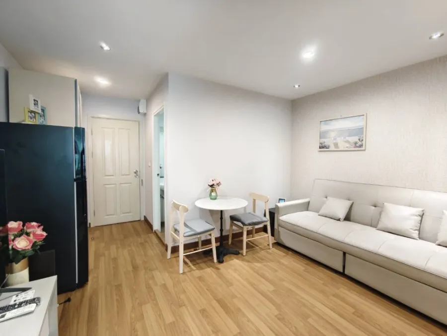 ให้เช่า Regent Home Sukhumvit 81 ห้องชั้น 4 มาพร้อมเฟอร์นิเจอร์ครบครัน วิวสระว่ายน้ำ จองเลย