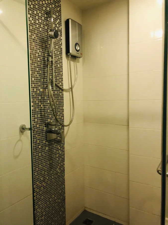 ขาย คอนโด Metro Luxe Riverfront Rattanathibet ทีวีจอใหญ่จุใจ เตียง King Size นอนสบาย รีบจับจองเลยจ้า