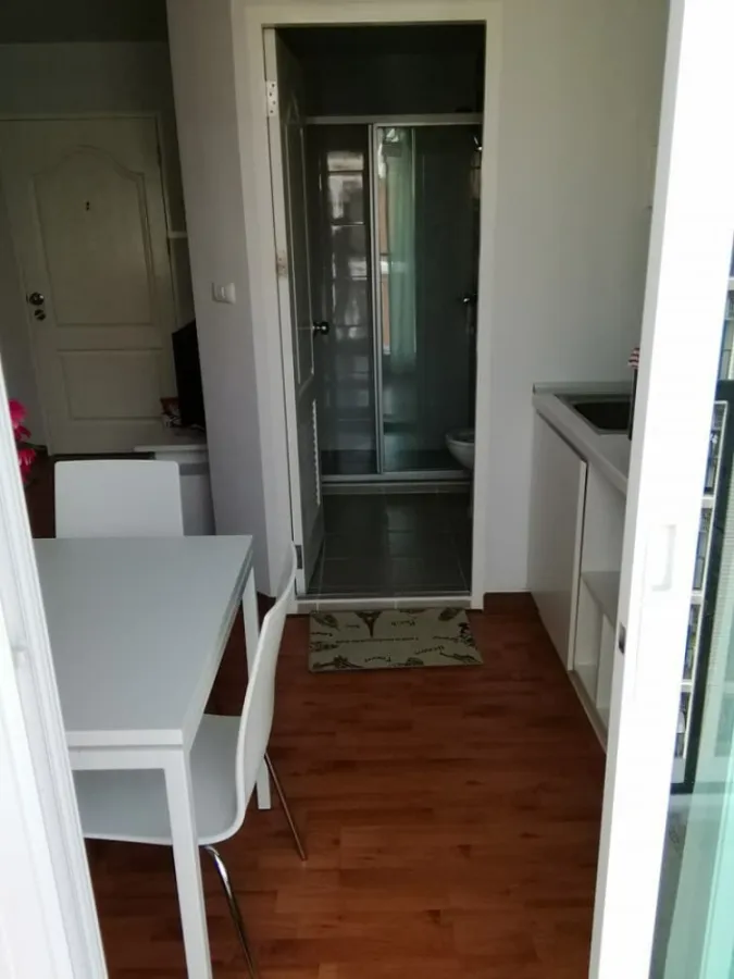 For rent Tulip Square Om Noi, beautiful room, pool view, not reserved, can't be anymore !!