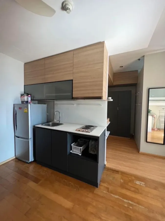 Villa Rachatewi for rent, decorated and divided into 2 bedrooms, warm atmosphere, quiet, suitable for both living alone or as a couple, don't miss it.