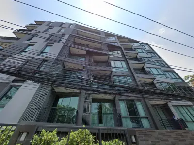 Trapezo Sukhumvit 16