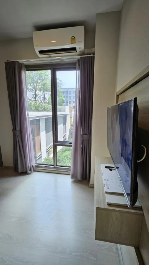 For rent, Feel Phahon 34, 4th floor, garden view, spacious room, electrical appliances and furniture, ready to move in. If interested, reserve now.