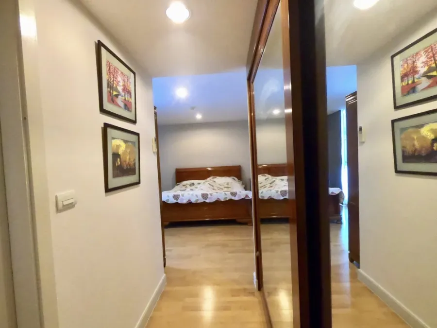 Selling The Fine Ari 4 - Phahonyothin. This is the only adjacent unit, making it very quiet and peaceful. It's a slow-life condo perfect for those who