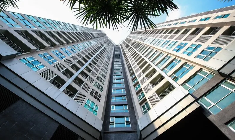 ขาย ปล่อยเช่า คอนโด Rhythm สาธร ห้องกว้างขวาง ชั้น 38 เป็น City view จองด่วนๆ อย่ารอช้า