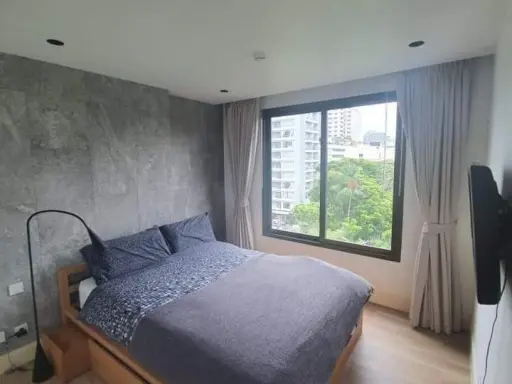 For rent: Collezio Sathorn-Pipat. Room decorated in comfortable color tones. I'm already comfortable. Just carry one bag and move in.