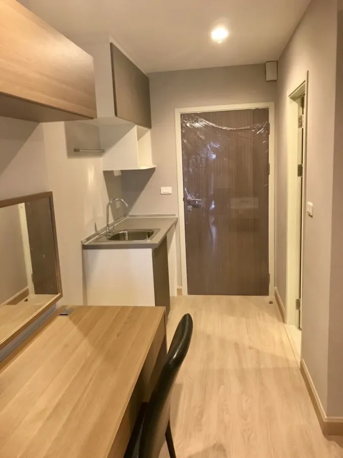 Casa Condo Bang Yai for sale, 29th floor, complete with furniture and electrical appliances. Book now, don't miss it.
