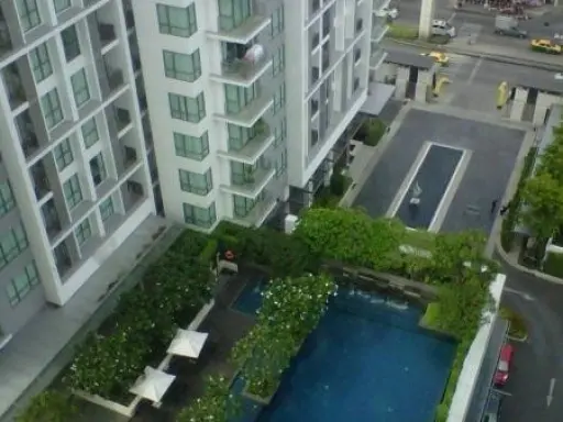 For rent The room sukhumvit 62, next to BTS Punnawithi, fully furnished, high floor, good view first come first.
