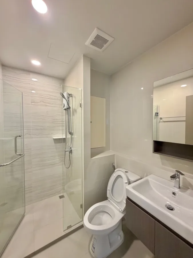 Selling Aspire Onnut Station, 17th floor, unobstructed view, fully furnished. Book now! Don't miss out!