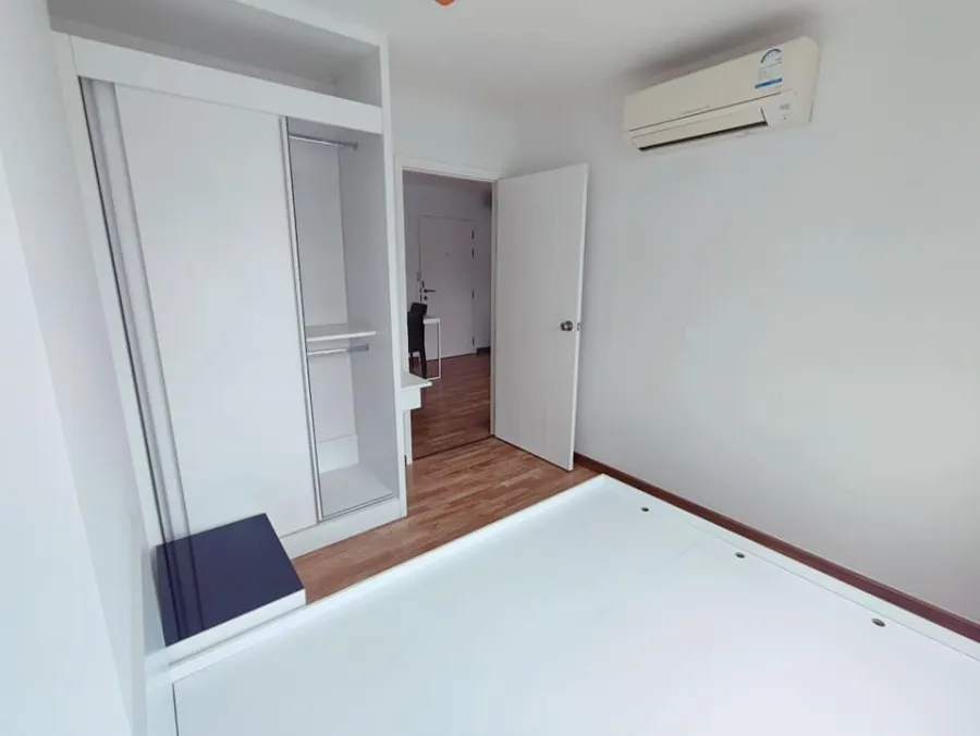 For rent: The Trust Ngamwongwan, large room, 31st floor, balcony facing north, very good price, reserve now.
