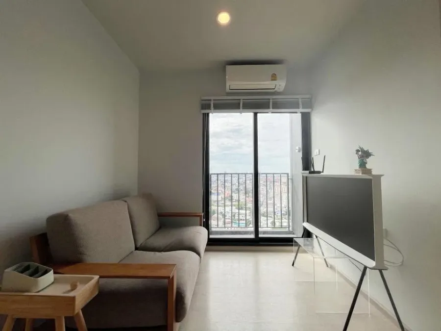 Condo for rent at NUE Noble Ngamwongwan. Spacious and comfortable rooms with ample living space. Book yours today! Don't miss out!
