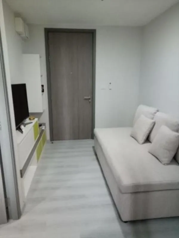 ขายด่วน Grene Chaengwattana 1 ห้องนอน ตกแต่งอย่างลงตัว พร้อมเฟอร์นิเจอร์เข้าอยู่ได้เลย