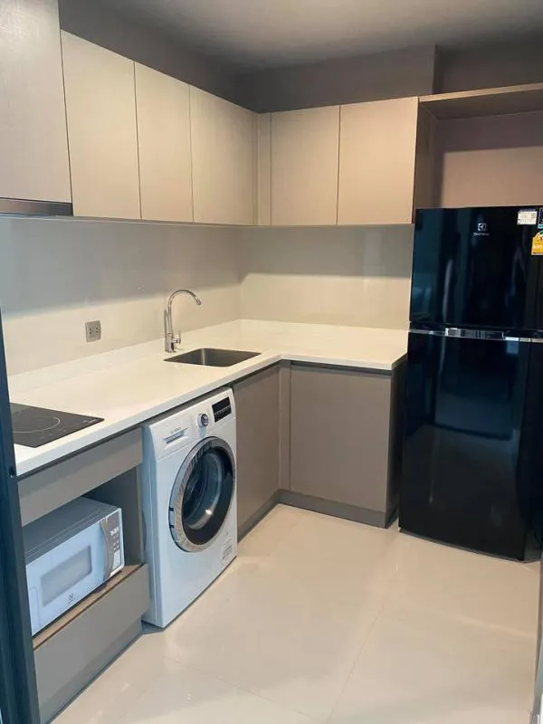 Ready to move in condo Decorated in modern style, luxurious, perfectly arranged. Life Ladprao for rent, swimming pool, great view!!