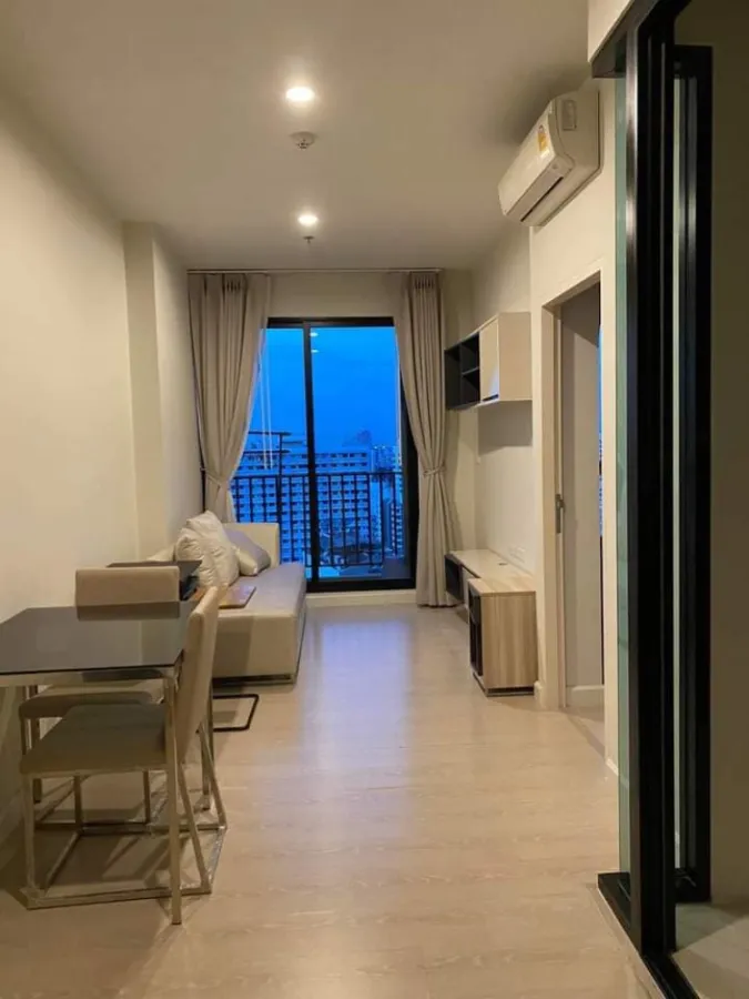 For rent, The Niche Pride Thonglor-Phetchaburi, north side, pool view, simple but inviting room, hurry to reserve