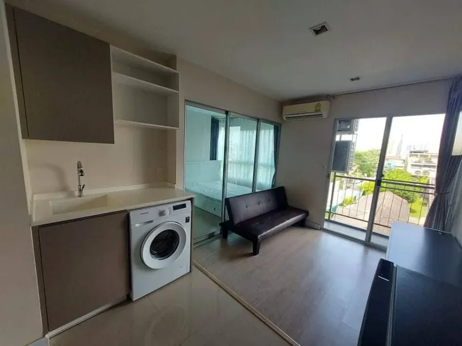 Condo for rent Metro Luxe Phaholyothin - Suthisan, 4th floor, corner room, near BTS, convenient to travel, ready to move in. Don't hesitate.