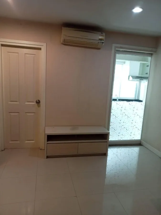 ขาย คอนโด บูทีค รัชดา 17 ห้องหัวมุม one bedroom ระเบียงกว้างขวาง มาเป็นเจ้าของได้แล้ววันนี้
