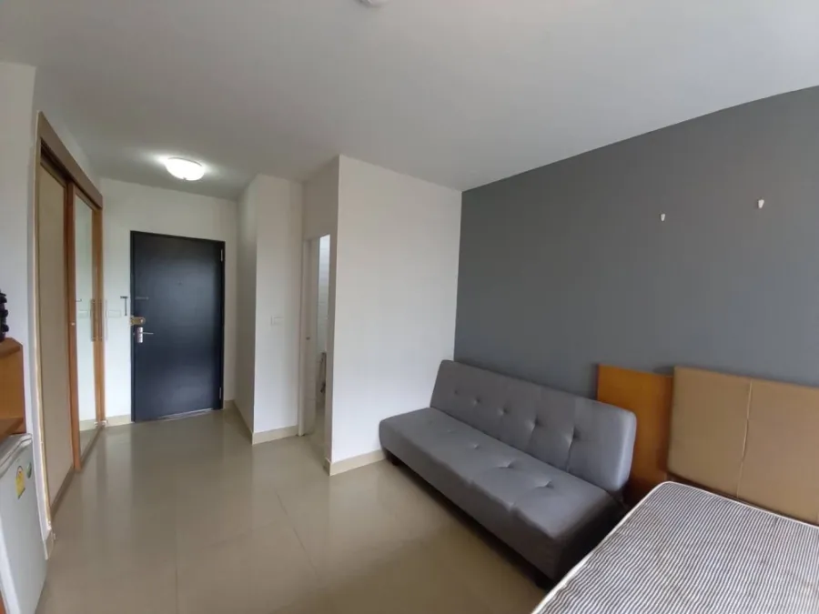 For rent!! I-House Laguna Garden RCA Condo, 4th floor, Building B, in the heart of RCA, good atmosphere, airy!!!
