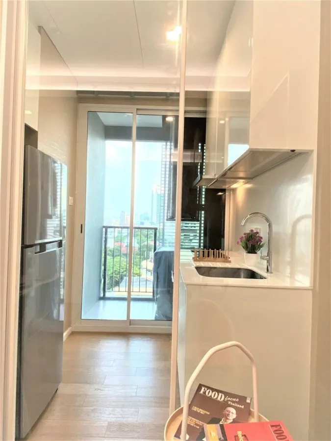 For rent: The Saint Residences, beautifully decorated room in a sweet style. The entire room is wallpapered. Can't reserve it?