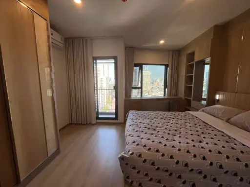 Condo for rent: Life Rama 4 - Asoke, studio room, 14th floor, city view, excellent location, room stays cool. Book today! Don't miss out!