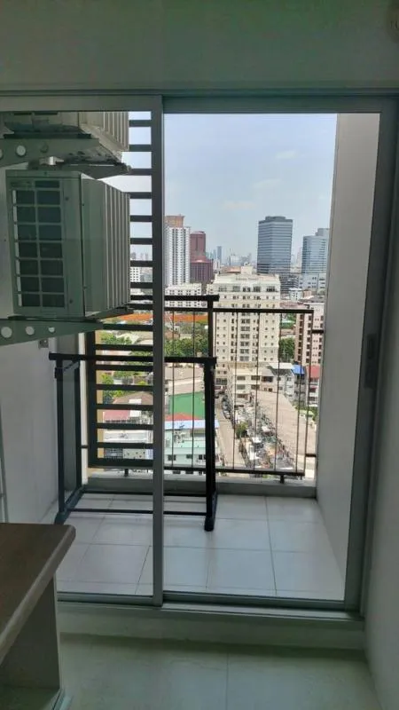 ให้เช่า U Delight @ Huaykwang Station เฟอร์นิเจอร์บิลท์อินเป็นสัดส่วนดีมาก เงียบสงบไม่วุ่นวาย ด่วนๆ