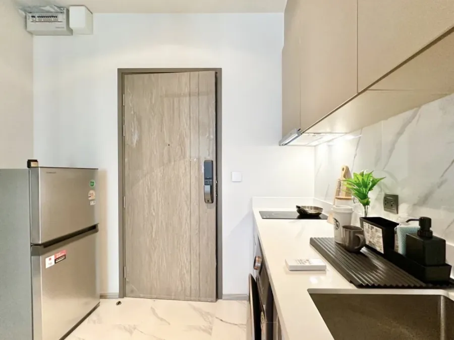 Condo for rent: Rhythm Ekkamai Estate. A lovely room with ample living space. Just bring your belongings and move in. Don't miss out!