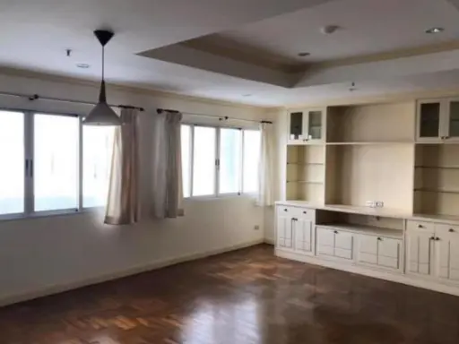 Urgent sale !! Witthayu complex, full of amenities, high floor, beautiful view, close to the source of food, book now !!