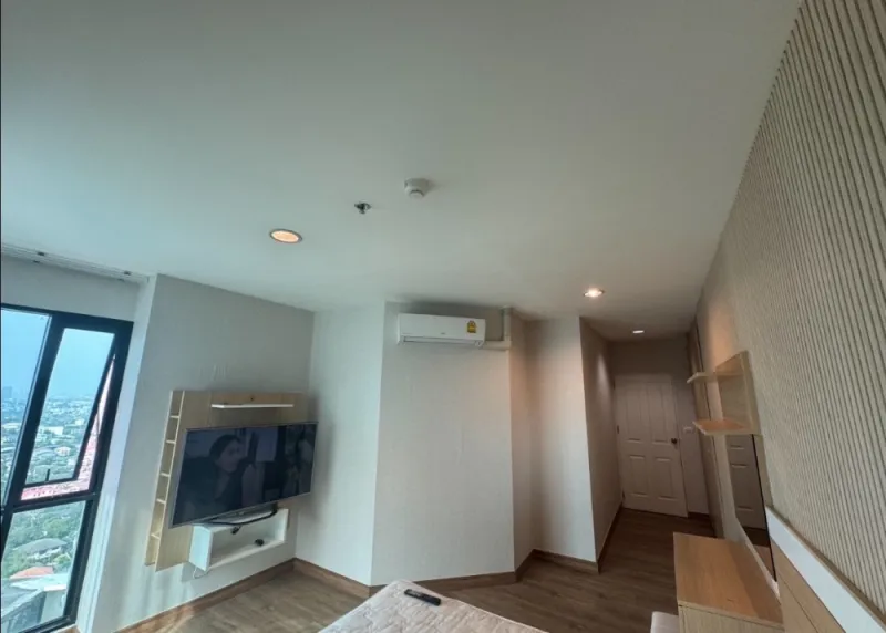 ขาย Akasin place condo ห้องใหญ่หัวมุม ได้อยู่ชั้นบนสุด เฟอร์นิเจอร์พร้อมอยู่ แถมราคาดีสุดๆ อย่าพลาด