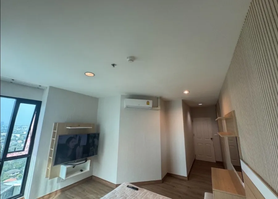 ขาย Akasin place condo ห้องใหญ่หัวมุม ได้อยู่ชั้นบนสุด เฟอร์นิเจอร์พร้อมอยู่ แถมราคาดีสุดๆ อย่าพลาด