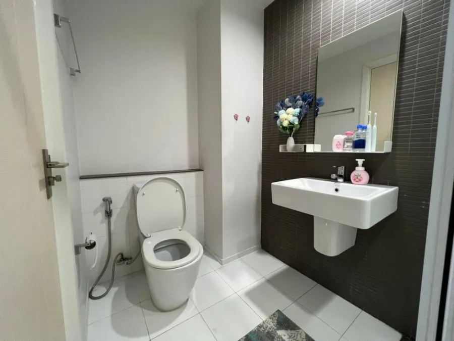 Don't scroll past!! Condo for rent, The Key Chaengwattana, beautiful room, pool view. decorated ready to move in