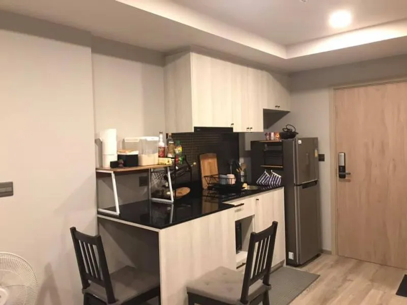 This room is not to be missed. Maestro Ratchada 19 condo is available for rent. fully furnished ready miss and regret instead