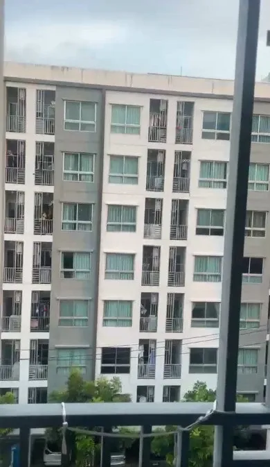 For rent: The Kith Plus Phahonyothin-Khu Khot, 6th floor, Building D, corner room, widest room, closed kitchen attached to balcony, most worth booking