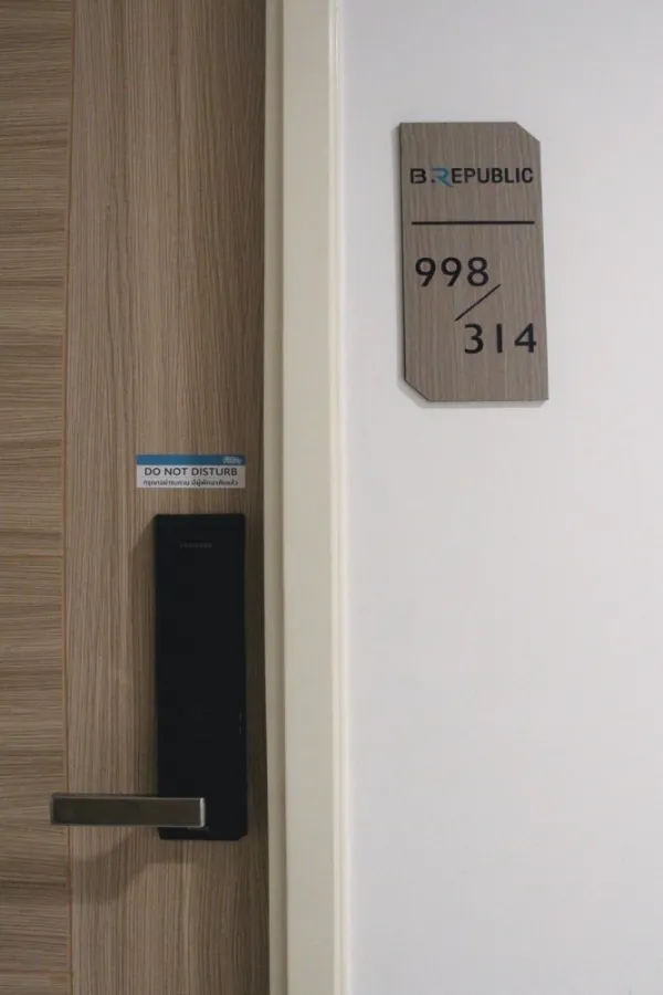 Condo for sale, B Republic, Sukhumvit 101/1, balcony has a view of the swimming pool, fully furnished, ready to move in.