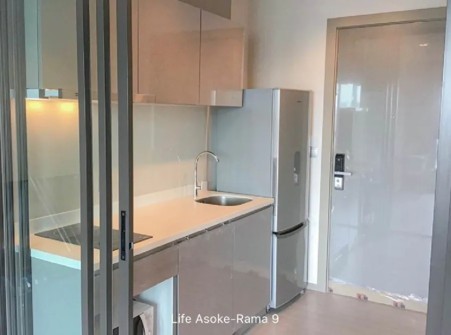 Condo for sale, Life Asoke-Rama 9, color tone, easy decoration, 11th floor, nice to live in, like this, you need to reserve now.