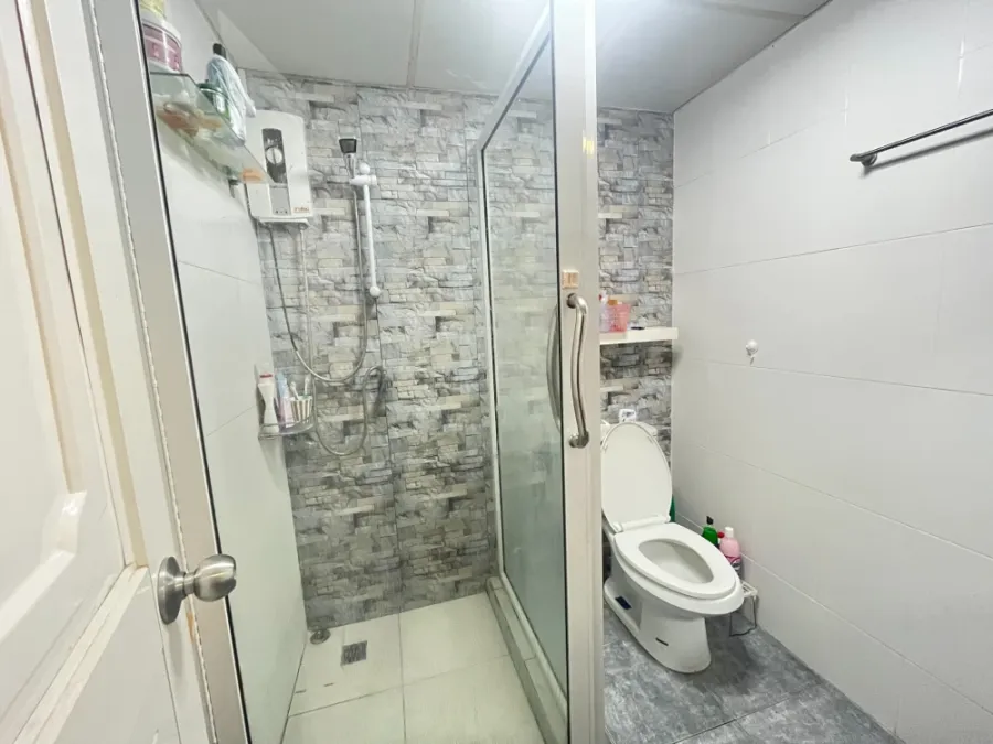 For sale/rent: Ratchada City Condo. Nice unit, fully furnished, affordable price. Just bring your belongings and move in!