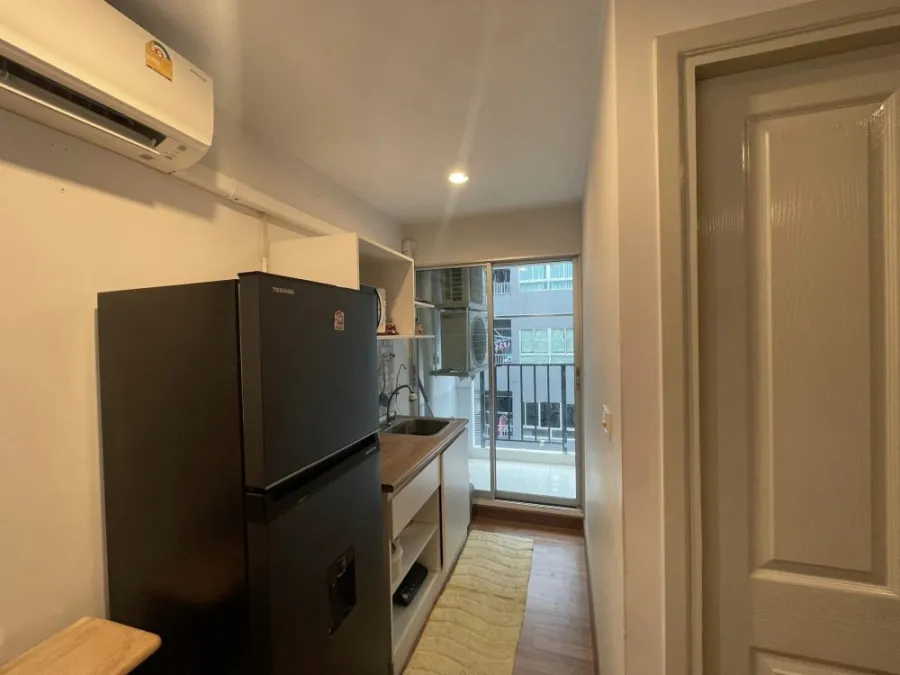 For sale: U Tree Condo @ Kaset Intersection, 5th floor, room beautifully decorated and stylish. Plus lots of furniture Not booking is a huge mistake.