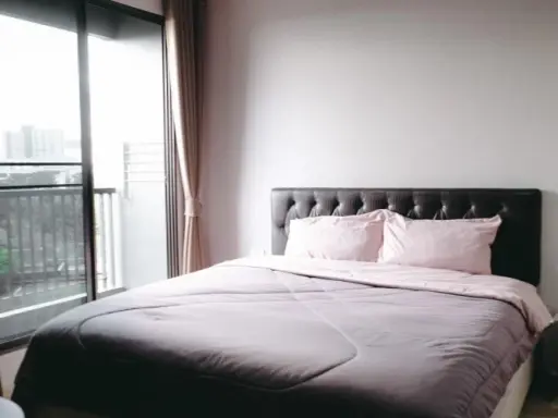 For rent: RHYTHM SUKHUMVIT 44/1, the room has a lot of usable space, fully furnished, you can't miss out on booking it.