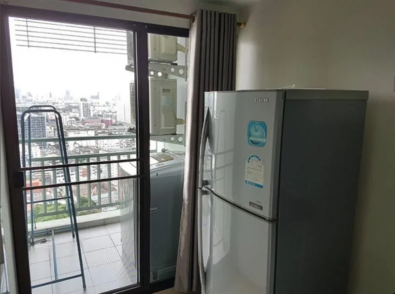 Condo 39 sqm, Lumpini Place Phahon Saphan Khwai project, 29th floor, building b, fully furnished, ready to move in.