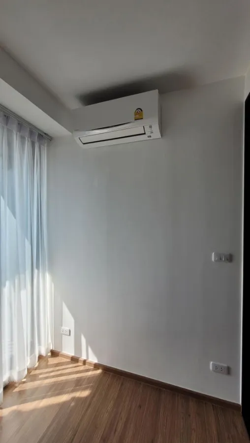 For rent: The Origin Ram 209 Interchange, 22nd floor, large room, comfortable, comes with complete decorations.