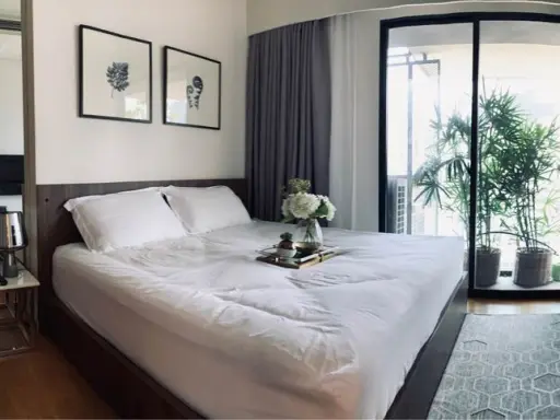 For sale Siamese Exclusive Sukhumvit 31, nicely decorated, fully furnished, has a balcony with views all year long. Book now.