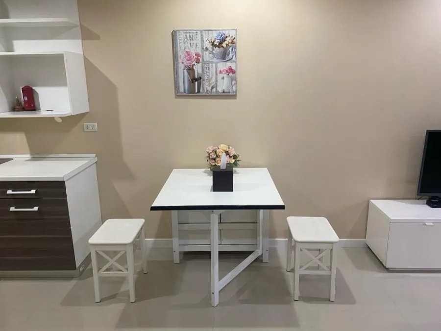 For rent Sense of London ห้องสะอาดน่าอยู่สุดๆ เตียงใหญ่หนานุ่มน่านอน หิ้วกระเป๋าเข้าอยู่เลย!!