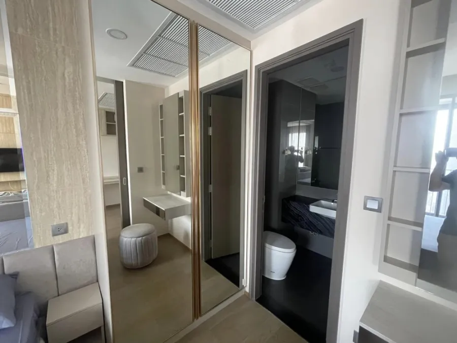 Condo for sale, for rent, Ashton Chula Silom, nice room, beautifully decorated with built-ins, 32nd floor, city view, must hurry to reserve.