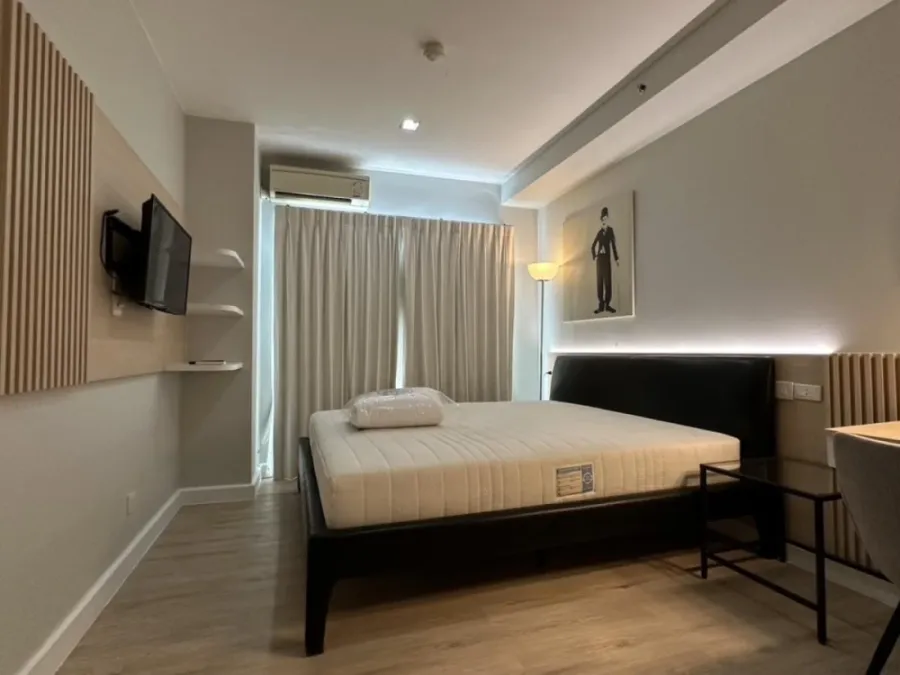 For rent: The Seed Mingle Sathorn-Suanplu, 28th floor. Beautiful, fully furnished unit. Book now! (Quickly!)