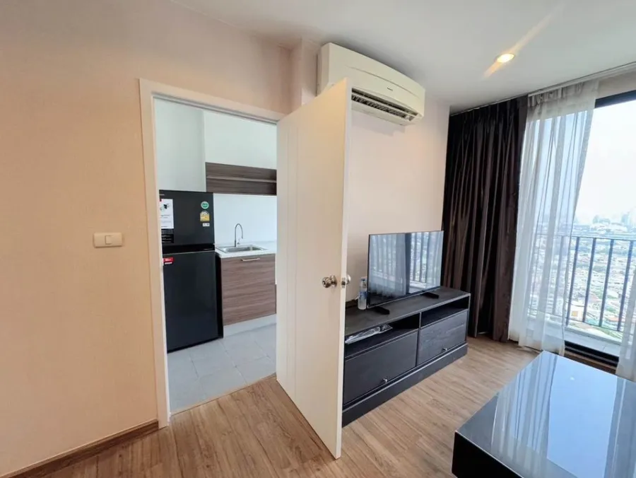 ให้เช่า The Tree Interchange ห้องกว้างขวาง อยู่สบาย ชั้นสูง วิวสวย มี Walk-In Closet ในตัว ห้ามพลาด