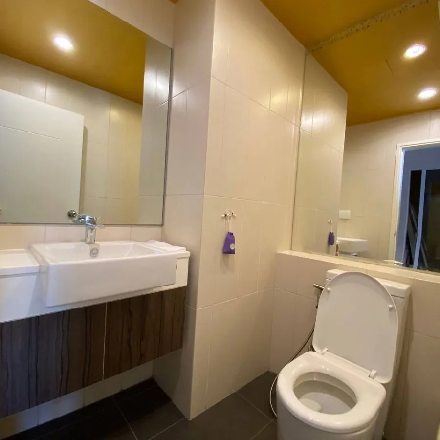 Urgent sale!! Condo Centric Ratchada-Huay Kwang Condo, good location, ready to move in right away, don't miss it!!