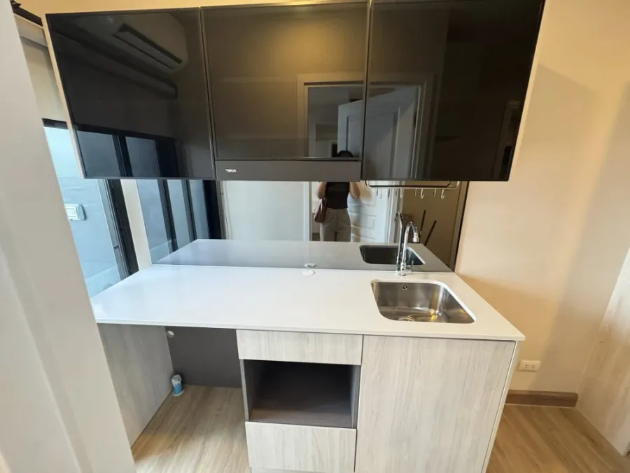 For rent: The Indeed Condo Amata, 5th floor, pool view, fully furnished, ready to move in, reserve now, hurry!