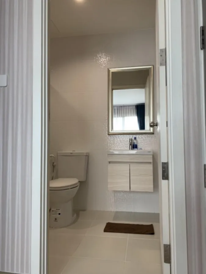 Quick sale!! Thana Astoria Condo, 21st floor, beautiful room, ready to move in, convenient to travel, near MRT, hurry and book now!!