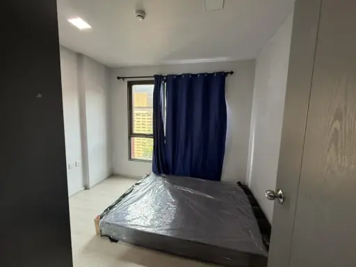 For rent: The Tree Dindaeng-Ratchaprarop, 1 bedroom, 1 bathroom. Prime city center location with complete amenities. Don't miss out!