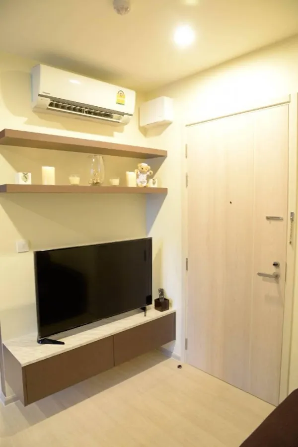 Condo for rent Life Asoke, pool view, good location, furniture, ready to move in, book now!!