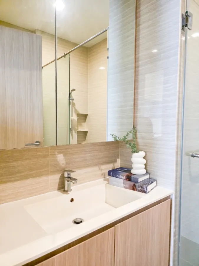 For rent: M Jatujak, high floor room, spacious and comfortable. Hurry and reserve now!