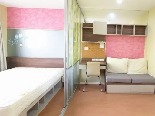For sale: Lumpini Condo Town NIDA-Serithai, 5th floor, very cool central area. Complete amenities, don't miss it.